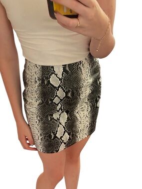 Super down Snake Print Mini Skirt - Black & White - S